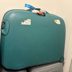 samsonite checked bag